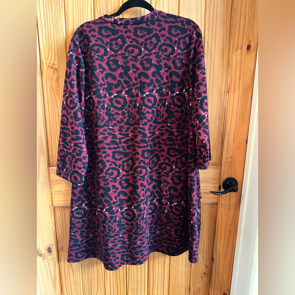 Leopard Print Button-Up Top - Picture 4 of 5